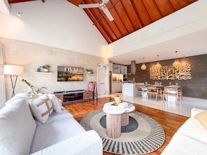 Luxury Villa, Pool View | Interior
