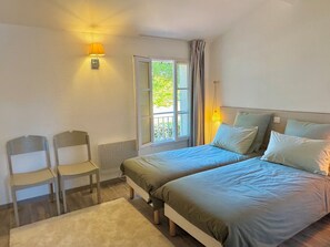 3 chambres, fer et planche à repasser, Wi-Fi