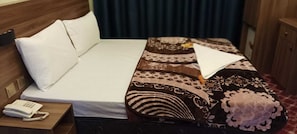 Standard Double Room, City View | Desk, free WiFi - Homa Hotel (Dubai)