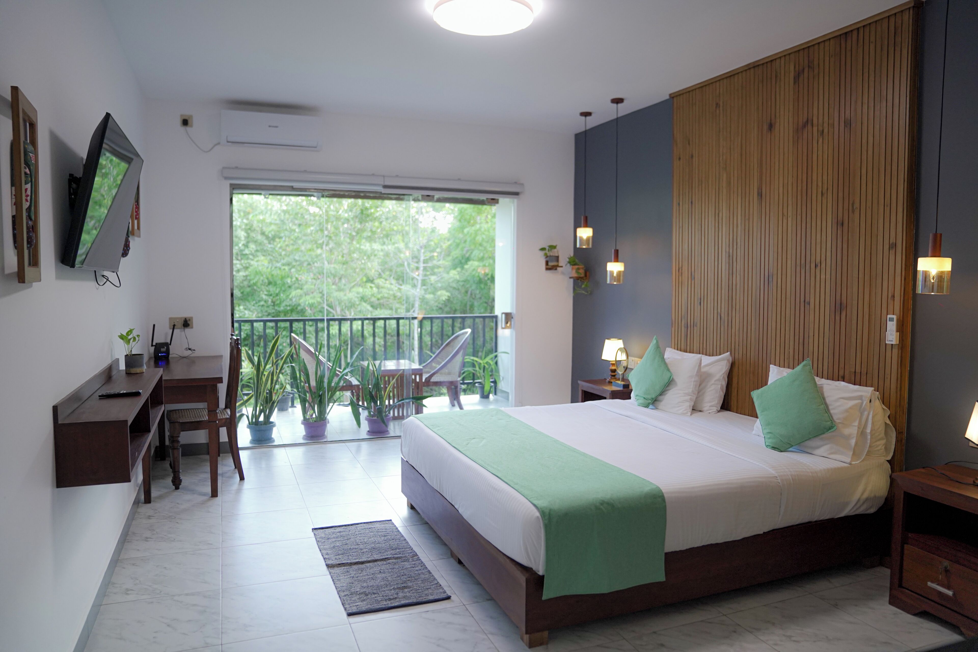 ห้องดีลักซ์ดับเบิล, ระเบียง, วิวสวน | Wi-Fi ฟรี