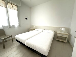 Apartemen, 3 kamar tidur, balkon | 4 kamar tidur