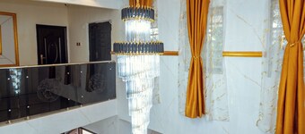 2025-Built Lavish 3BR Gated Suite #2 in GRA Benin City—24/7 Power & Security!