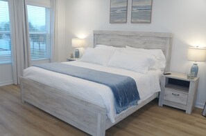 3 bedrooms, iron/ironing board, WiFi, bed sheets - Townhouse near beach and The Wharf Amphitheater! (Orange Beach)