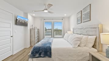 3 sovrum, skrivbord, gratis wi-fi och sängkläder