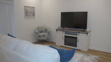 Smart TV, fireplace, ping pong