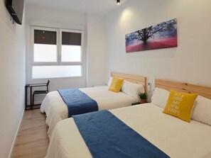 Desk, iron/ironing board, free WiFi - Bilbao ROOMS & KITCHEN Altube (Bilbao)