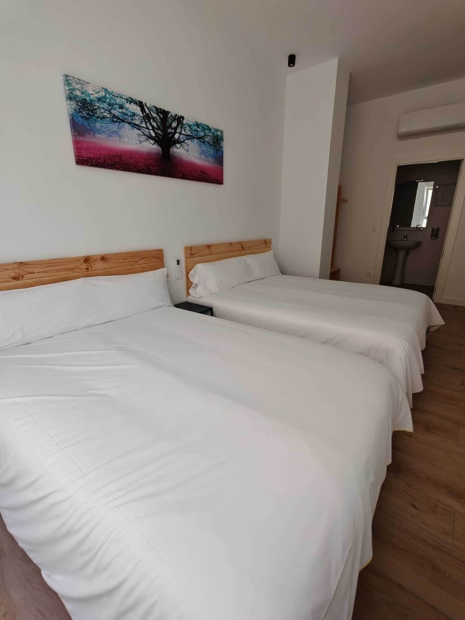 Quadruple Room | Desk, iron/ironing board, free WiFi