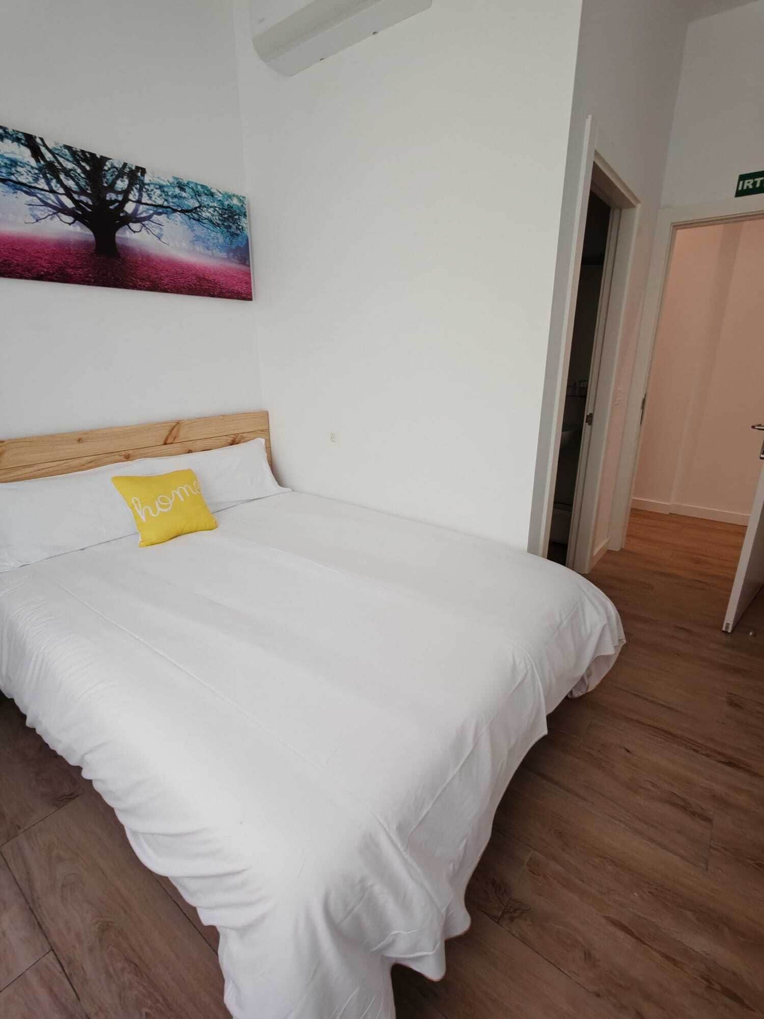 Double Room | Desk, iron/ironing board, free WiFi