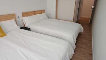 Bureau, fer et planche à repasser, Wi-Fi gratuit