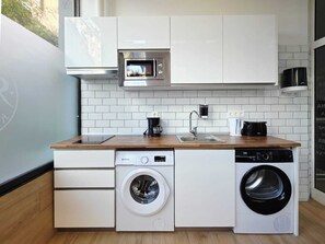 Desk, iron/ironing board, free WiFi - Bilbao ROOMS & KITCHEN Altube (Bilbao)