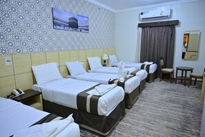 Zimmersafe, laptopgeeigneter Arbeitsplatz, kostenloses WLAN