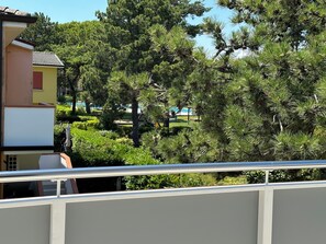 Apartment, 3 Schlafzimmer, Balkon | Unterkunftsgelände