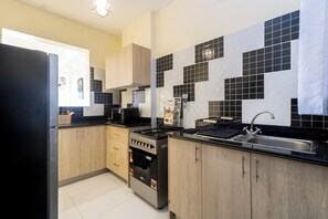 Micro-ondes, four, plaque de cuisson