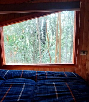 Panoramic Cabin, Patio, Garden View