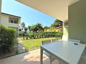 Apartment, 1 Schlafzimmer, Terrasse | Speisen im Freien
