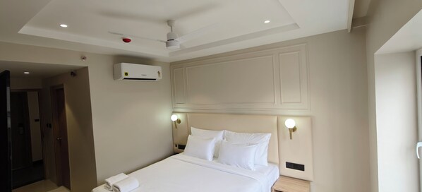 Superior Room | In-room safe, desk, laptop workspace, blackout curtains