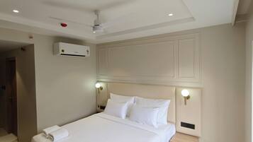 Superior Room | In-room safe, desk, laptop workspace, blackout curtains