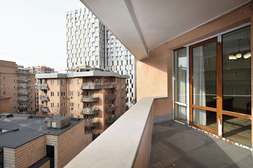 North ave apartment by Luxe Group HH106