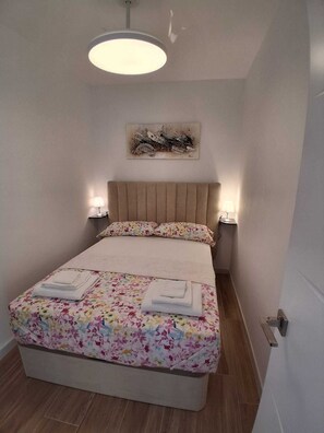 1 soverom, strykejern/-brett, wi-fi og sengetøy