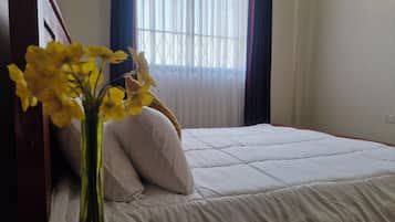 2 habitaciones, tabla de planchar con plancha, wifi y ropa de cama