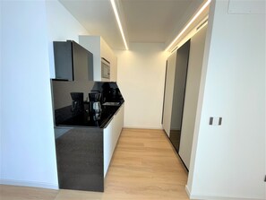 Apartment, 2 Bedrooms, Balcony, Ocean View | Interior