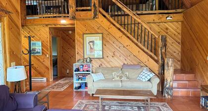 Cozy Ranch Guest House - Mountain Views & Creekside Paradise