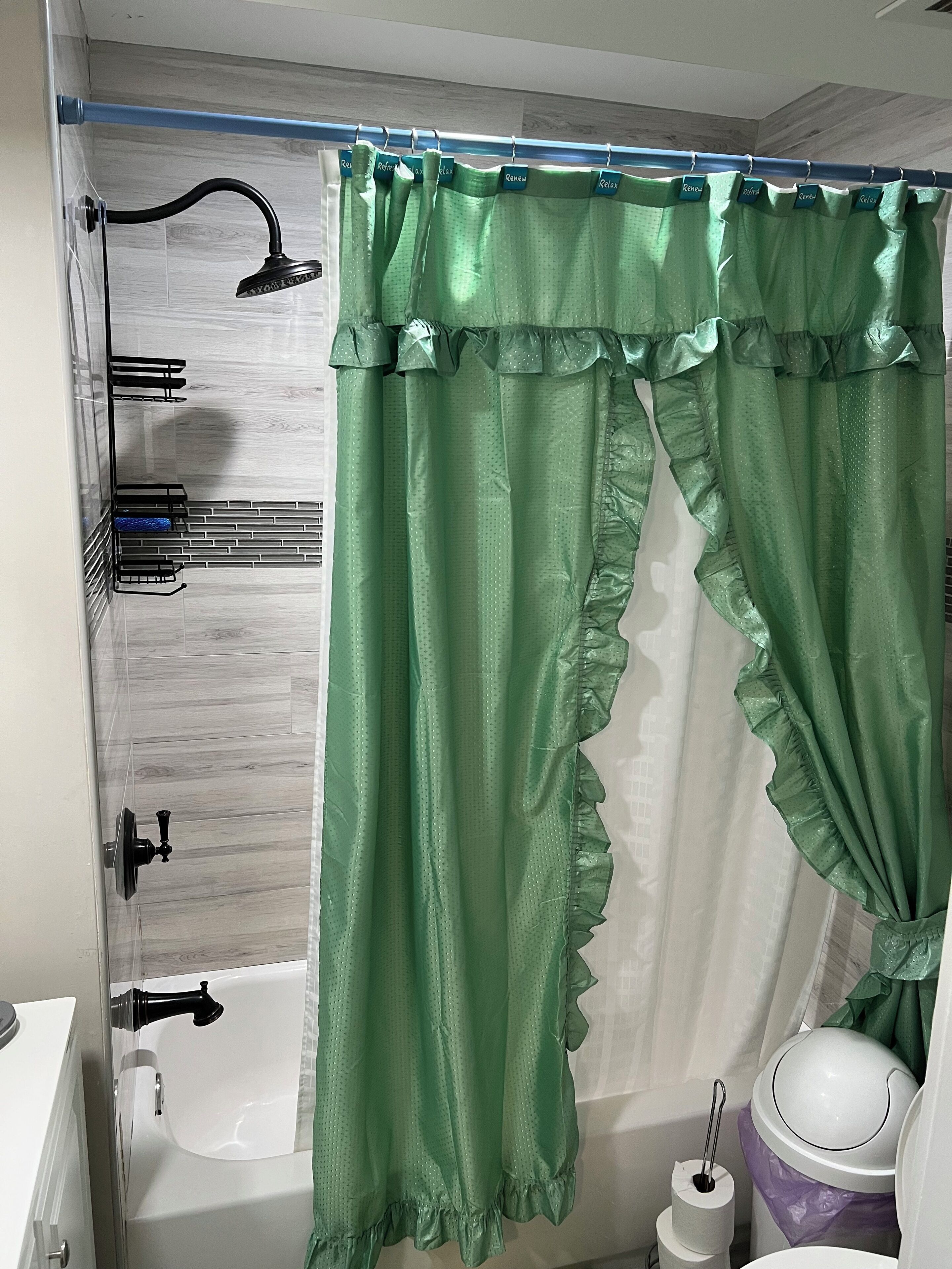 淋浴设施、吹风机、毛巾、肥皂