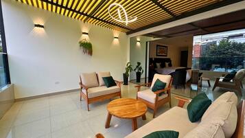 Junior Suite, 1 King Bed, Private Bathroom, City View | Terrace/patio