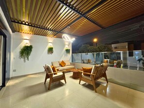 Deluxe Suite, 1 King Bed, Private Bathroom, City View | Terrace/patio - City Tower Hotel (Santiago de Surco)