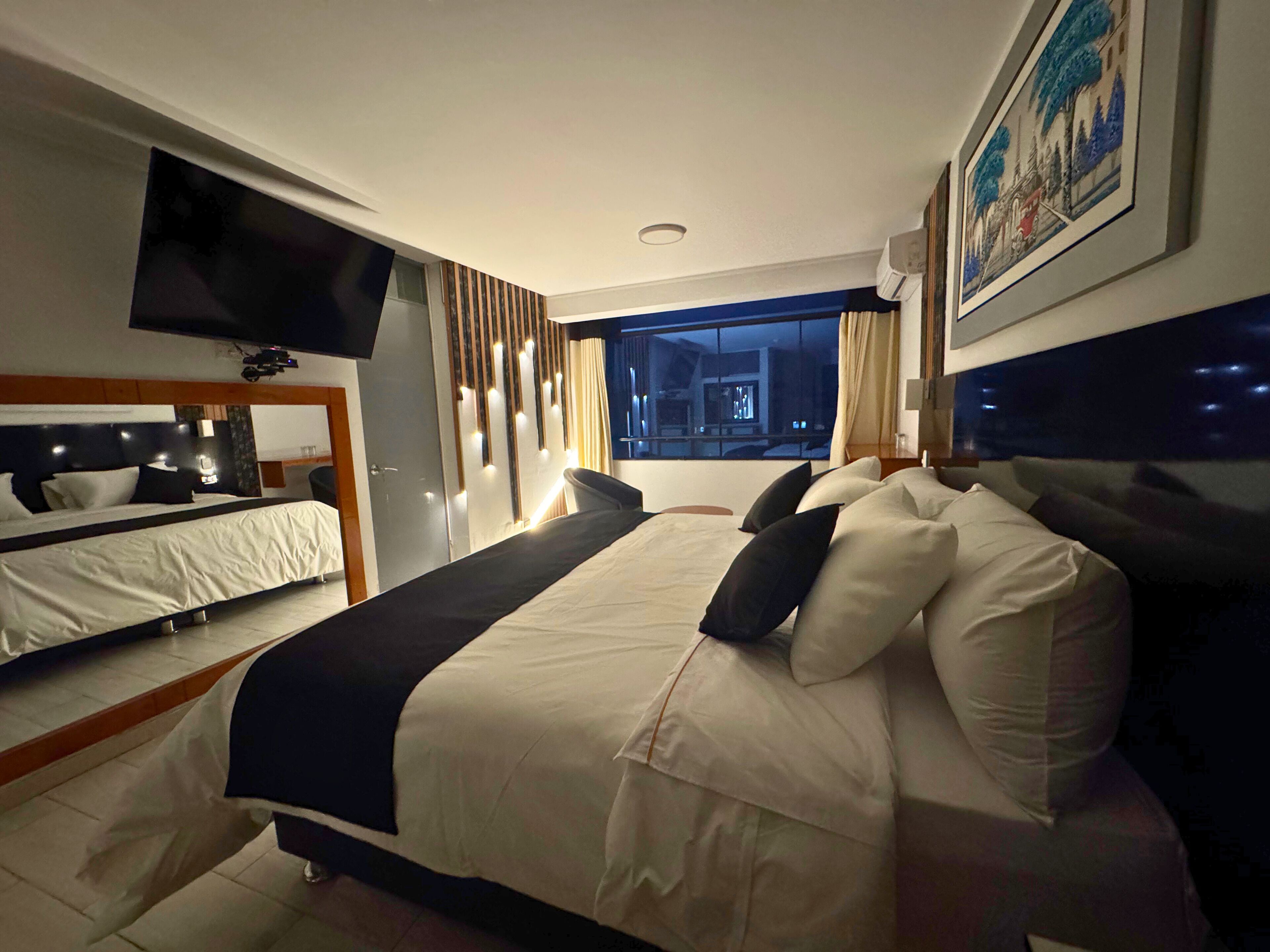 Superior Double Room, 1 King Bed, Private Bathroom, City View | Laptop workspace, free WiFi