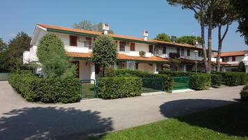 Villa, 3 Bedrooms, Patio, Garden View | Exterior