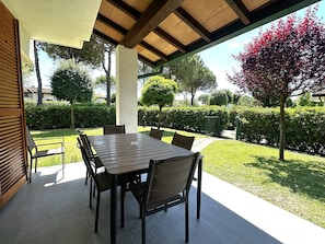Villa, 3 chambres, patio, vue sur le jardin | Terrasse/patio