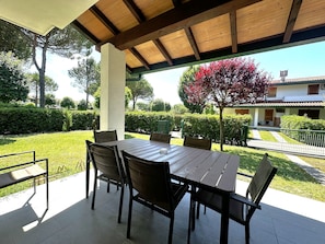 Villa, 3 chambres, patio, vue sur le jardin | Terrasse/patio