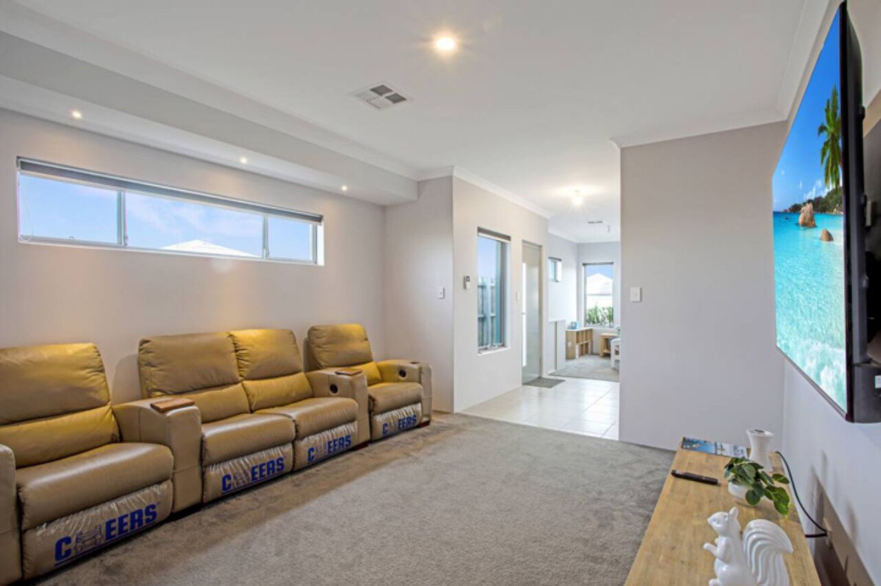 Seascape Beach House Retreat - Mandurah