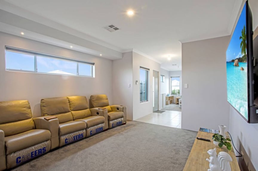 Seascape Beach House Retreat - Mandurah
