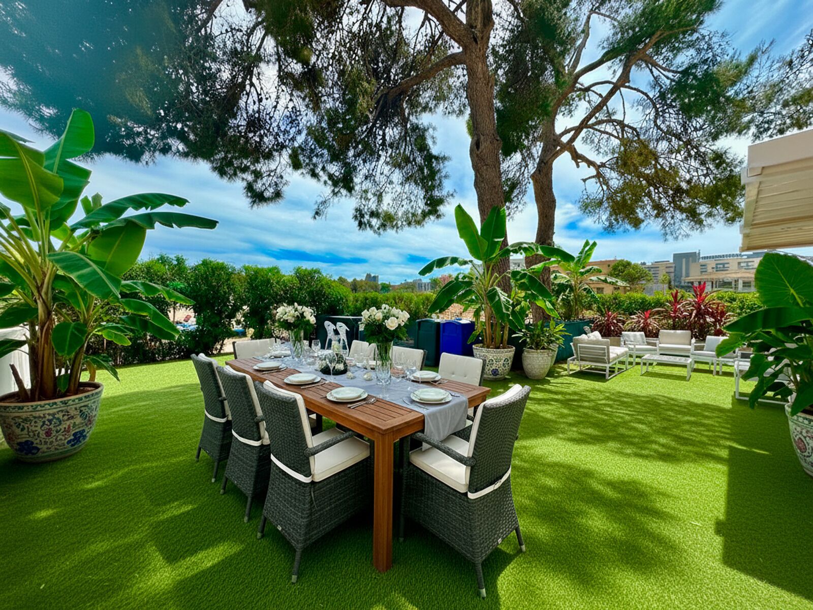 تناول الطعام بالخارج