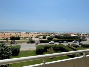 Apartment, 2 Schlafzimmer, Balkon, Meerblick | Unterkunftsgelände