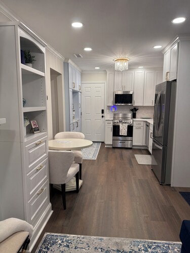 Luxury Cottage "Sparrow" full of amenities in Collegedale perfect for a getaway!
