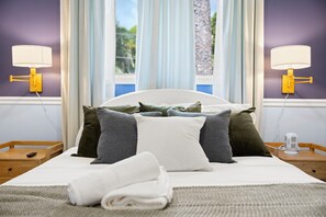 5 bedrooms, iron/ironing board, WiFi, bed sheets