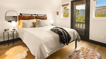 WiFi, bed sheets