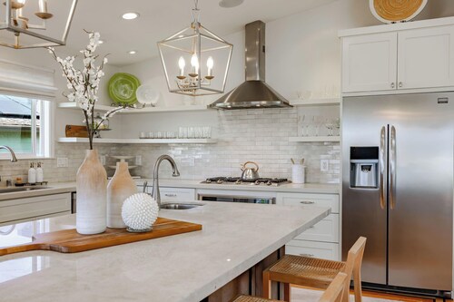 BytheSea Bluff Retreat – Ocean Views & Coastal Trails