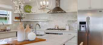 BytheSea Bluff Retreat – Ocean Views & Coastal Trails