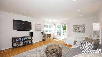 4 dormitoris, planxa i posts de planxar, wifi i roba de llit