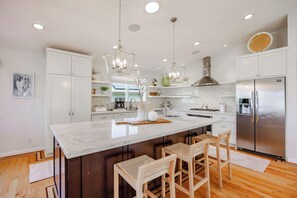 Fridge, microwave, oven, stovetop - BytheSea Bluff Retreat – Ocean Views & Coastal Trails (Moss Beach)