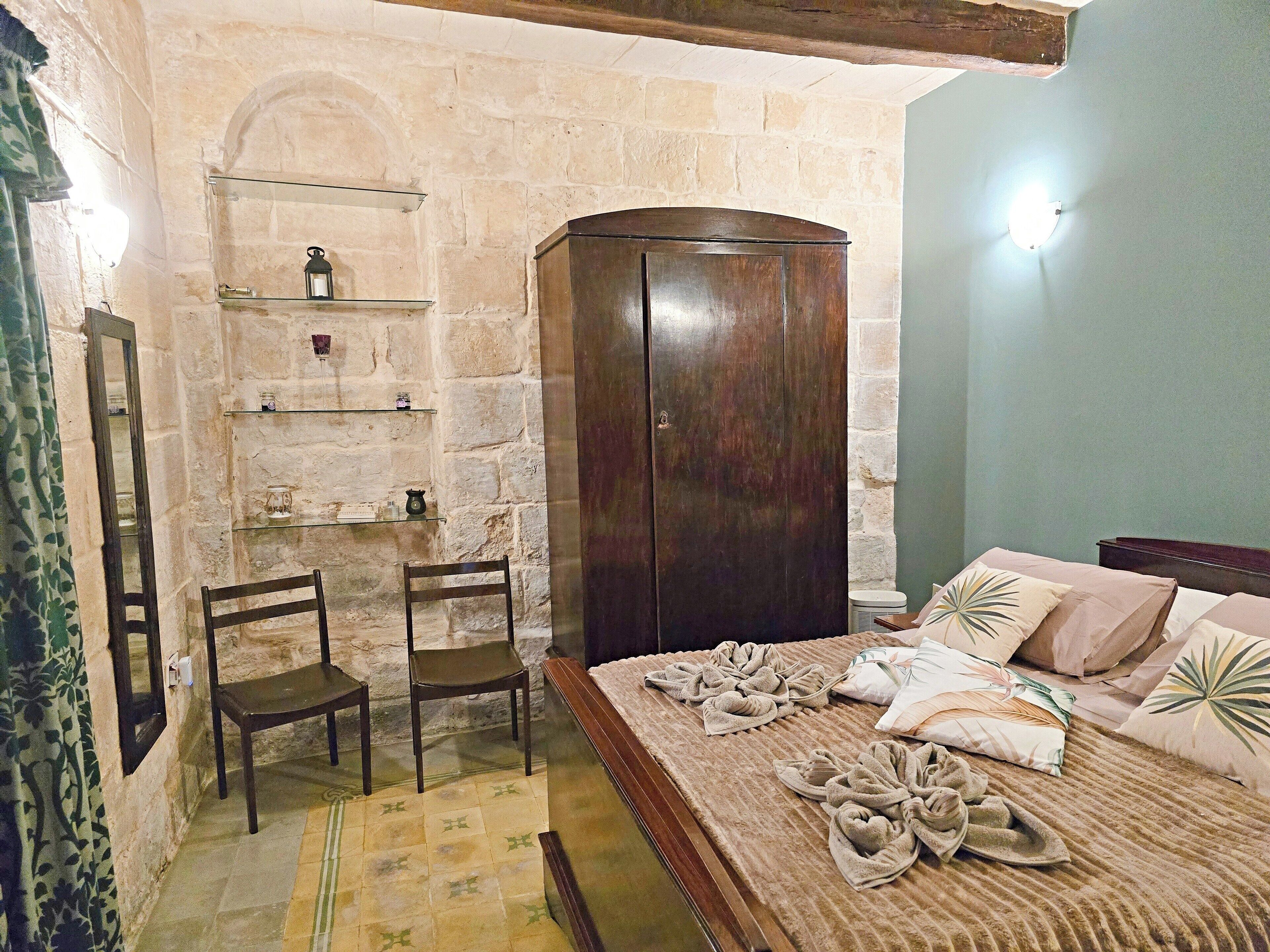 Een strijkplank/strijkijzer, gratis wifi