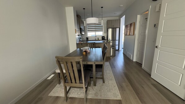 Dining - 3BR New Family House in NE Edmonton, McChonachie area, up to 25% off (Edmonton)
