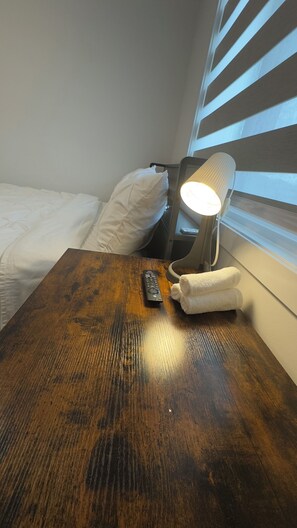 3 عدّة غرف نوم ومكتب وواي فاي مجانًا وملاءات أسرّة