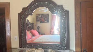 1 chambre, fer et planche à repasser, Wi-Fi gratuit, draps fournis