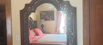 Cool 1 room with AC in charming Irvington