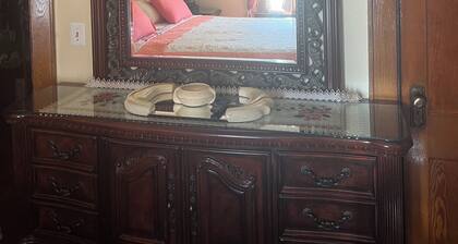 Cool 1 room with AC in charming Irvington